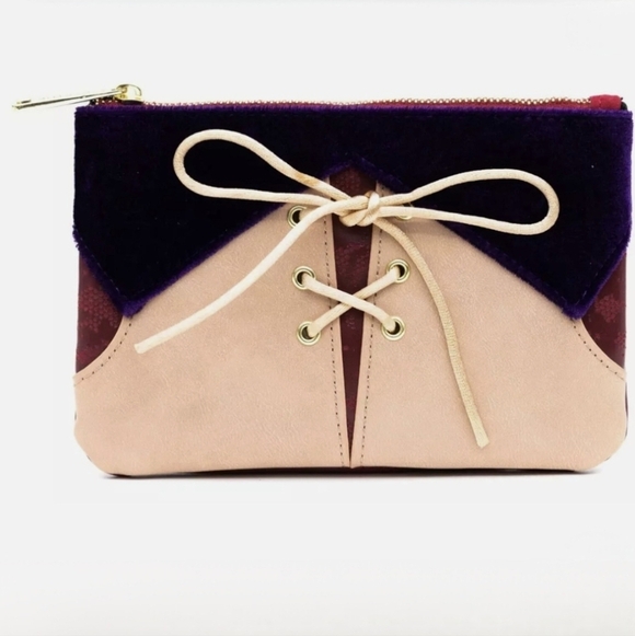Loungefly Handbags - Loungefly Hocus Pocus SARAH SANDERSON Velvet Pouch
